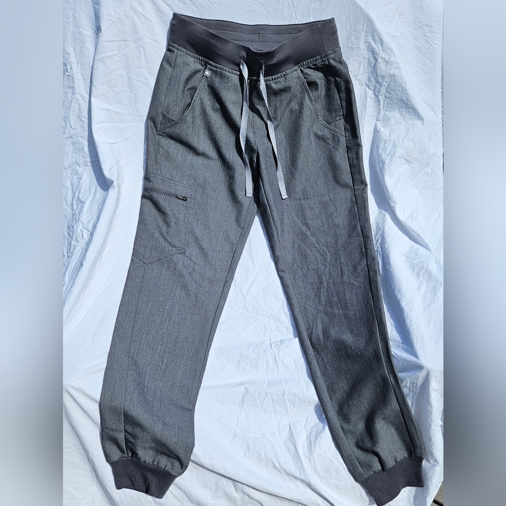 Woman's Figs scrubs Technical Collection